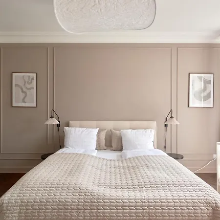 Apartment 220sqm Designer - Center - Private Balcony