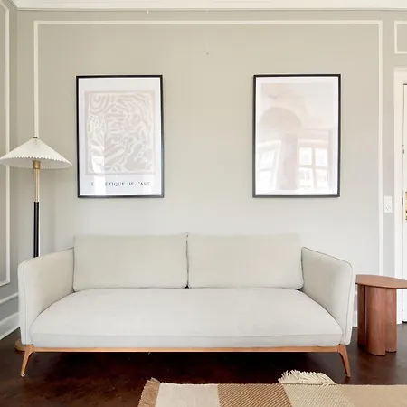 220sqm Designer - Center - Private Balcony アパート