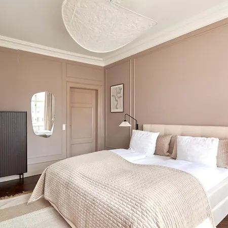 220sqm Designer - Center - Private Balcony 아파트
