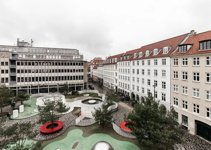 220sqm Designer - Center - Private Balcony