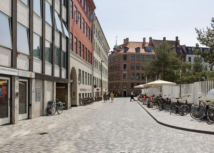 220sqm Designer - Center - Private Balcony