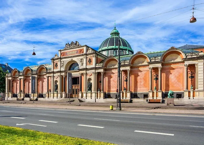 220sqm Designer - Center - Private Balcony Lejlighed