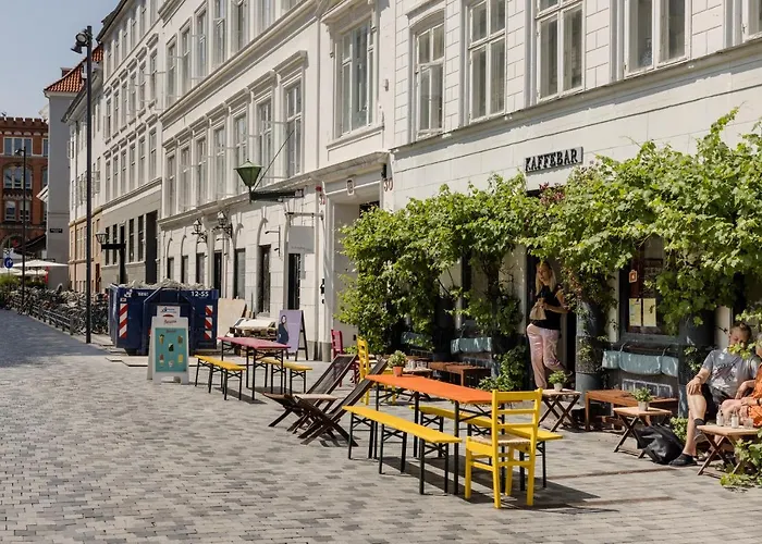 220sqm Designer - Center - Private Balcony