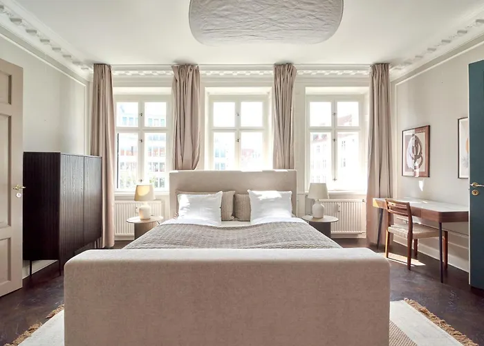 220sqm Designer - Center - Private Balcony *